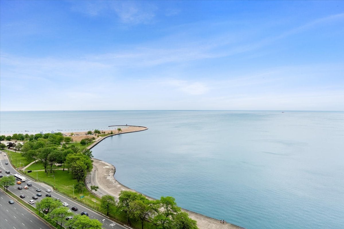 1440 N LAKE SHORE Drive 25E