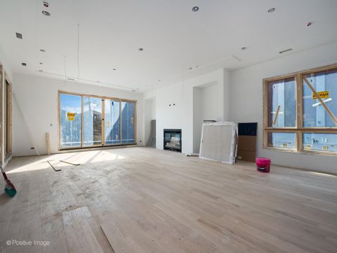 Tiny photo for 3923 N Janssen Avenue #2E, Chicago, IL 60613 (MLS # 12619987)