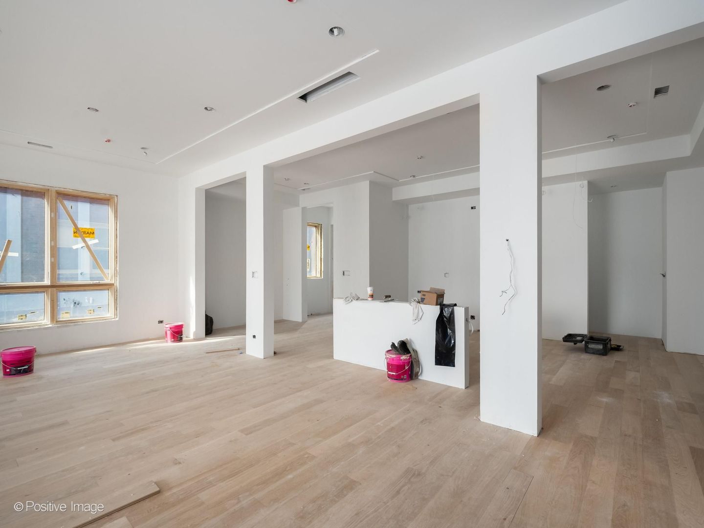 3923 N Janssen Avenue 2E