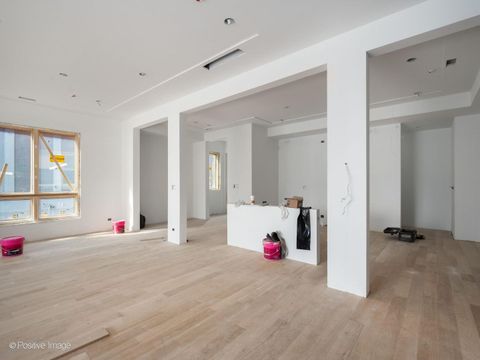 Tiny photo for 3923 N Janssen Avenue #2E, Chicago, IL 60613 (MLS # 12619987)