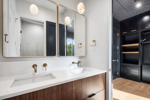 Tiny photo for 3923 N Janssen Avenue #2E, Chicago, IL 60613 (MLS # 12619987)