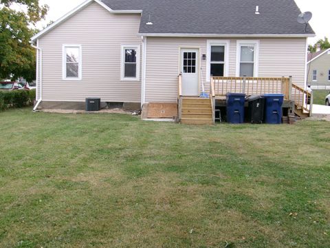 Tiny photo for 316 7th Street, Lasalle, IL 61301 (MLS # 12486558)