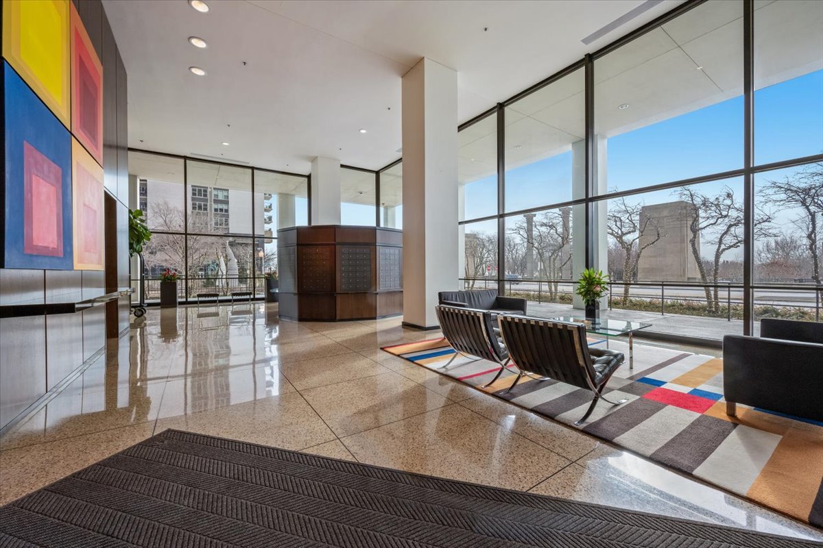 360 E Randolph Street 1002