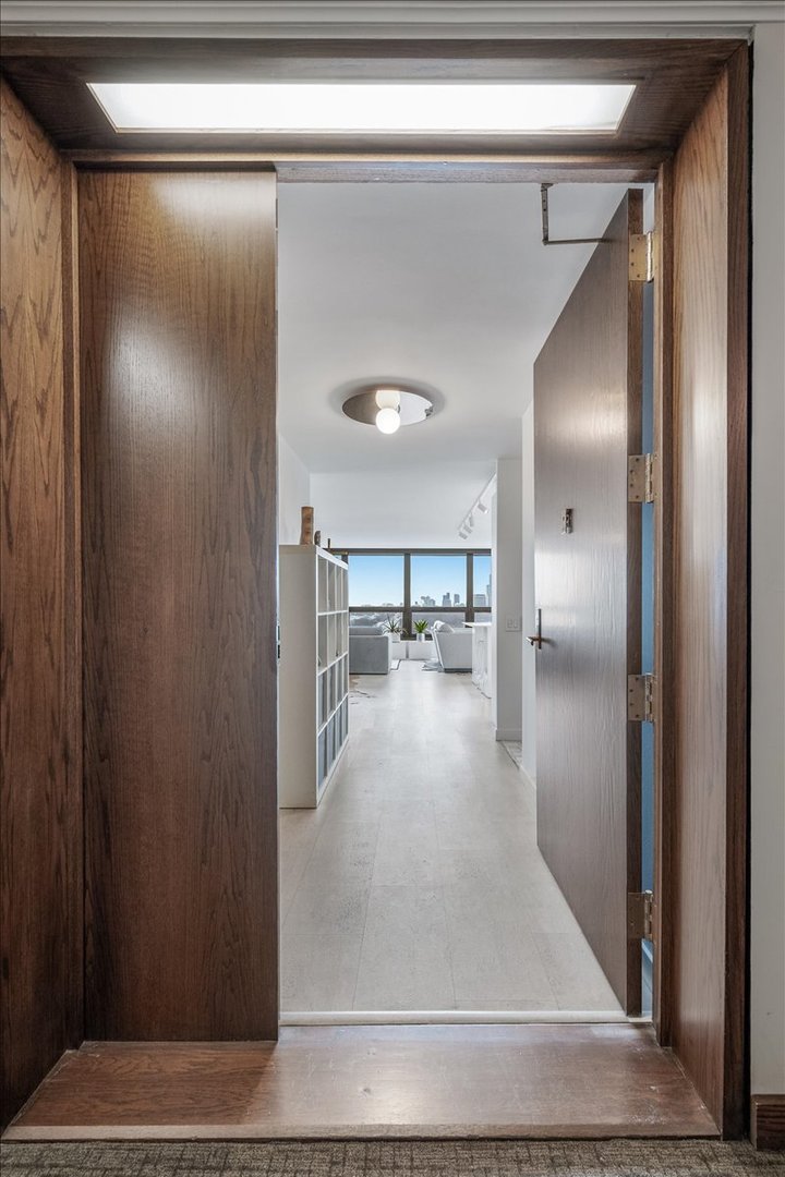 360 E Randolph Street 1002