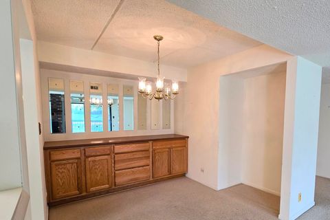 Tiny photo for 650 Whitney Court #108, Gurnee, IL 60031 (MLS # 12515874)