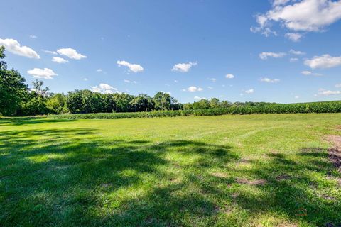 Tiny photo for 28232 N Gilmer Road, Mundelein, IL 60060 (MLS # 12453640)