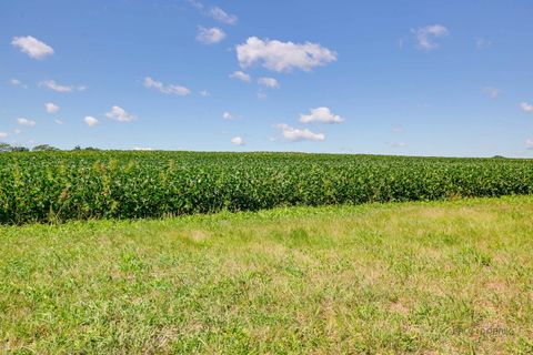 Tiny photo for 28232 N Gilmer Road, Mundelein, IL 60060 (MLS # 12453640)