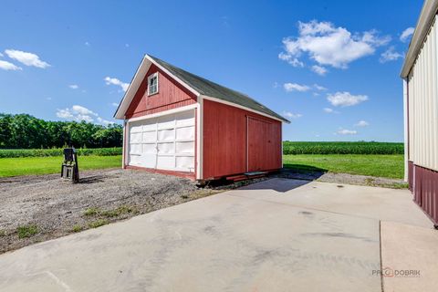 Tiny photo for 28232 N Gilmer Road, Mundelein, IL 60060 (MLS # 12453640)