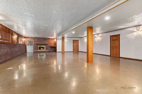 Tiny photo for 28232 N Gilmer Road, Mundelein, IL 60060 (MLS # 12453640)