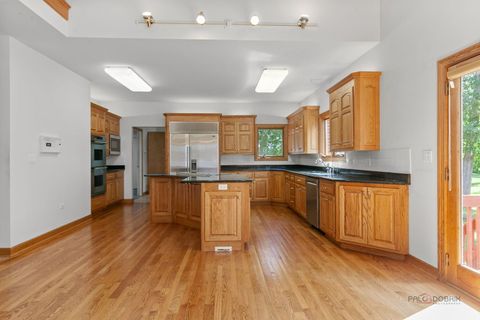 Tiny photo for 28232 N Gilmer Road, Mundelein, IL 60060 (MLS # 12453640)