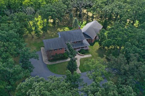 Tiny photo for 28232 N Gilmer Road, Mundelein, IL 60060 (MLS # 12453640)