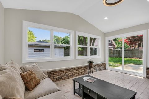 Tiny photo for 400 Wedgemere Place, Libertyville, IL 60048 (MLS # 12617116)