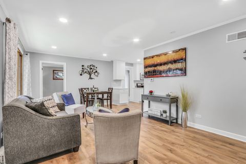 Tiny photo for 400 Wedgemere Place, Libertyville, IL 60048 (MLS # 12617116)
