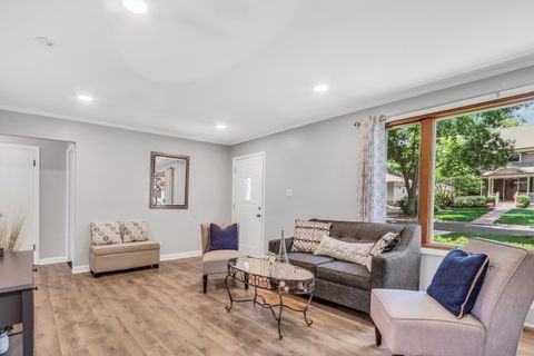 Tiny photo for 400 Wedgemere Place, Libertyville, IL 60048 (MLS # 12617116)