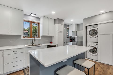 Tiny photo for 400 Wedgemere Place, Libertyville, IL 60048 (MLS # 12617116)