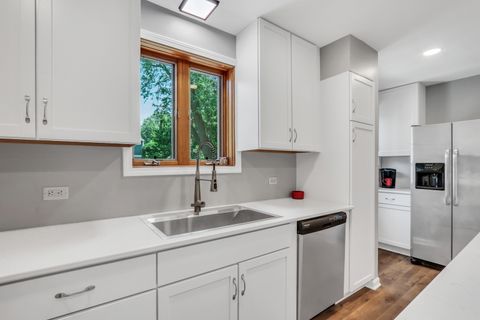Tiny photo for 400 Wedgemere Place, Libertyville, IL 60048 (MLS # 12617116)