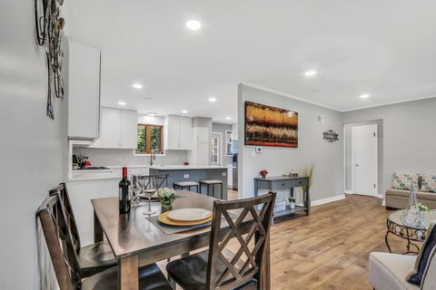 Tiny photo for 400 Wedgemere Place, Libertyville, IL 60048 (MLS # 12617116)