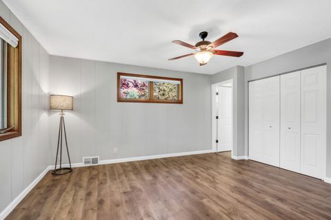 Tiny photo for 400 Wedgemere Place, Libertyville, IL 60048 (MLS # 12617116)
