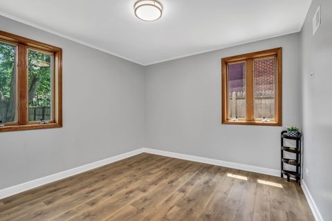Tiny photo for 400 Wedgemere Place, Libertyville, IL 60048 (MLS # 12617116)