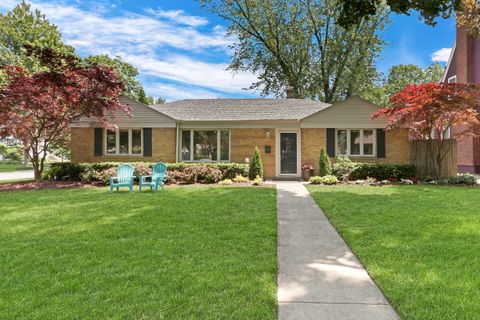 400 Wedgemere Place Libertyville IL 60048