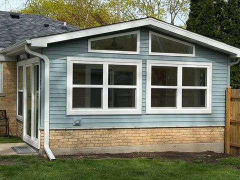 Tiny photo for 400 Wedgemere Place, Libertyville, IL 60048 (MLS # 12617116)
