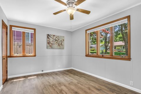 Tiny photo for 400 Wedgemere Place, Libertyville, IL 60048 (MLS # 12617116)