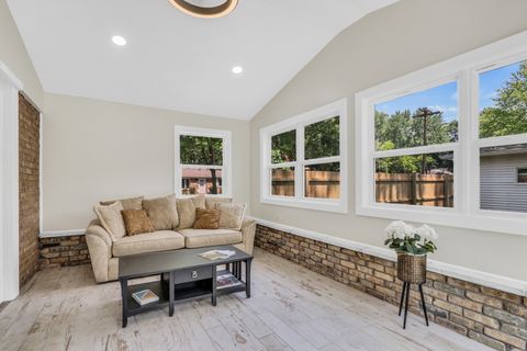 Tiny photo for 400 Wedgemere Place, Libertyville, IL 60048 (MLS # 12617116)
