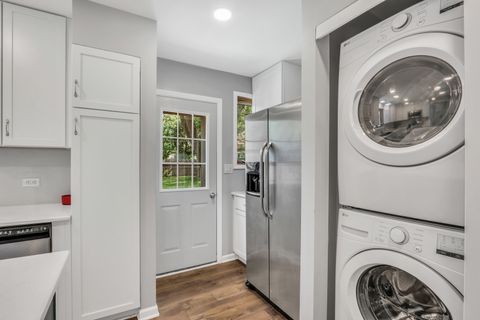 Tiny photo for 400 Wedgemere Place, Libertyville, IL 60048 (MLS # 12617116)