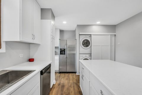 Tiny photo for 400 Wedgemere Place, Libertyville, IL 60048 (MLS # 12617116)