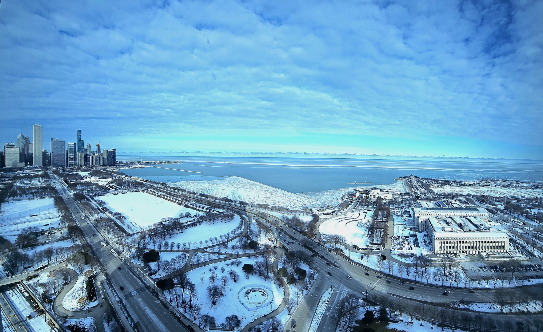 1211 S Prairie Avenue 3902