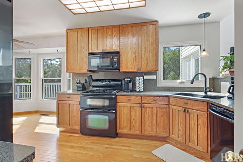 Tiny photo for 1446 Kingsbury Court, Gurnee, IL 60031 (MLS # 12762669)
