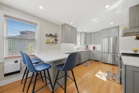 Tiny photo for 2456 W Farwell Avenue, Chicago, IL 60645 (MLS # 12630019)