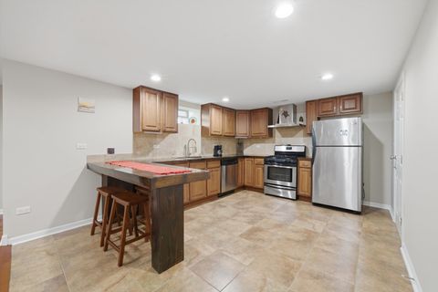 Tiny photo for 2456 W Farwell Avenue, Chicago, IL 60645 (MLS # 12630019)