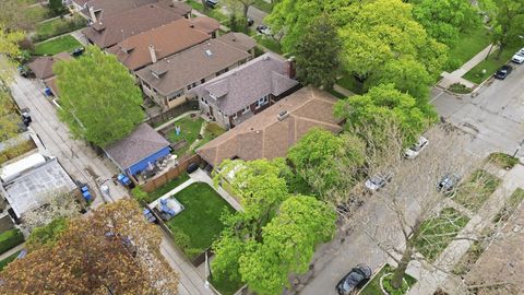 Tiny photo for 2456 W Farwell Avenue, Chicago, IL 60645 (MLS # 12630019)