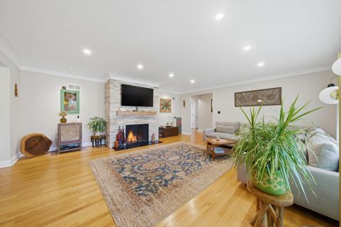 Tiny photo for 2456 W Farwell Avenue, Chicago, IL 60645 (MLS # 12630019)