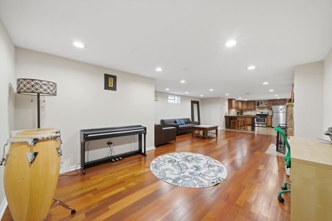 Tiny photo for 2456 W Farwell Avenue, Chicago, IL 60645 (MLS # 12630019)