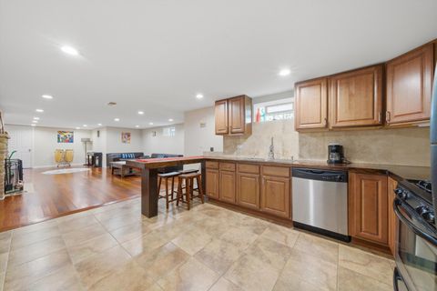Tiny photo for 2456 W Farwell Avenue, Chicago, IL 60645 (MLS # 12630019)