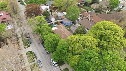 Tiny photo for 2456 W Farwell Avenue, Chicago, IL 60645 (MLS # 12630019)
