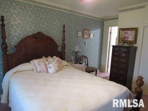 Tiny photo for 195 E MARKET Street, Elizabethtown, IL 62931 (MLS # EB455731)