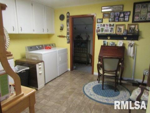 Tiny photo for 195 E MARKET Street, Elizabethtown, IL 62931 (MLS # EB455731)