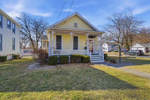 Tiny photo for 401 S Mclean Street, Bloomington, IL 61701 (MLS # 12567710)