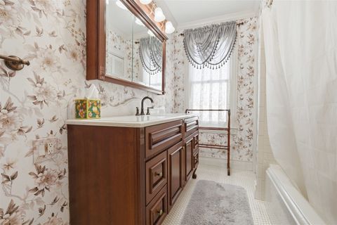 Tiny photo for 401 S Mclean Street, Bloomington, IL 61701 (MLS # 12567710)