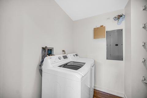 Tiny photo for 20 Trafalgar Square #407, Lincolnshire, IL 60069 (MLS # 12729121)