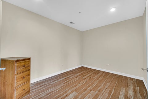 Tiny photo for 20 Trafalgar Square #407, Lincolnshire, IL 60069 (MLS # 12729121)