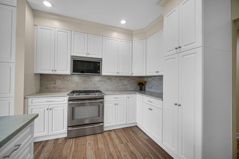 Tiny photo for 20 Trafalgar Square #407, Lincolnshire, IL 60069 (MLS # 12729121)