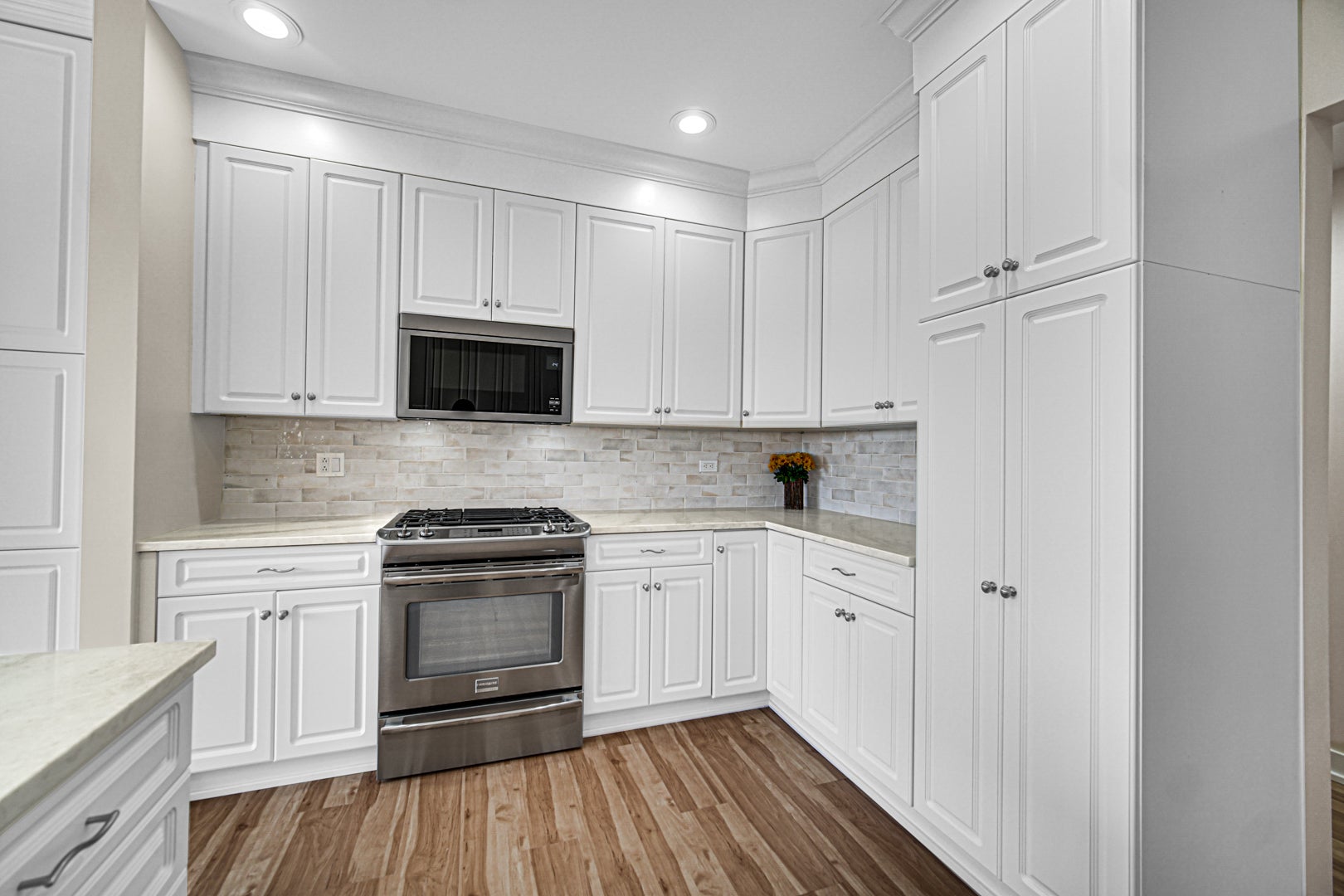 20 Trafalgar Square 407