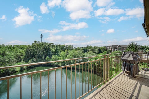 Tiny photo for 20 Trafalgar Square #407, Lincolnshire, IL 60069 (MLS # 12729121)