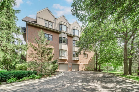 Tiny photo for 20 Trafalgar Square #407, Lincolnshire, IL 60069 (MLS # 12729121)