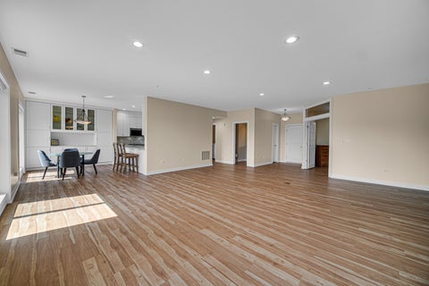 Tiny photo for 20 Trafalgar Square #407, Lincolnshire, IL 60069 (MLS # 12729121)