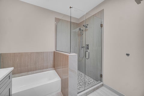 Tiny photo for 20 Trafalgar Square #407, Lincolnshire, IL 60069 (MLS # 12729121)